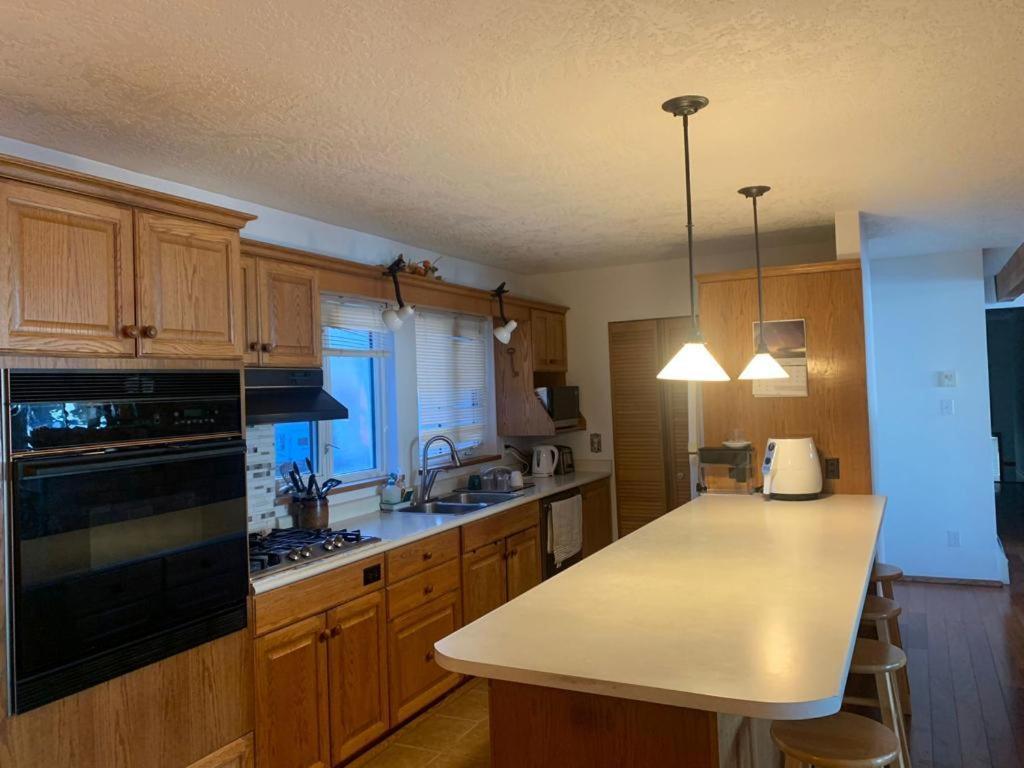 Metchosin Beach House Виктория Екстериор снимка