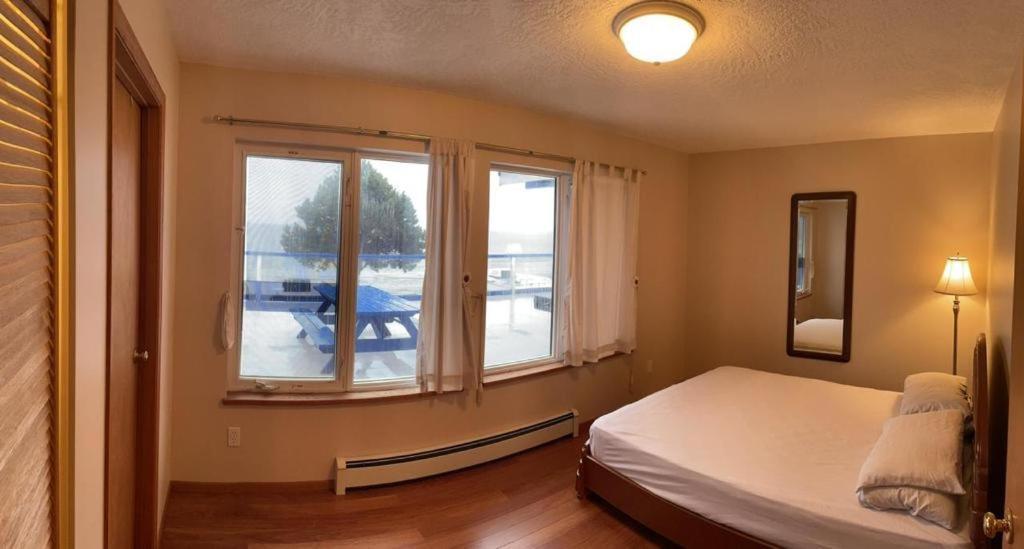 Metchosin Beach House Виктория Екстериор снимка