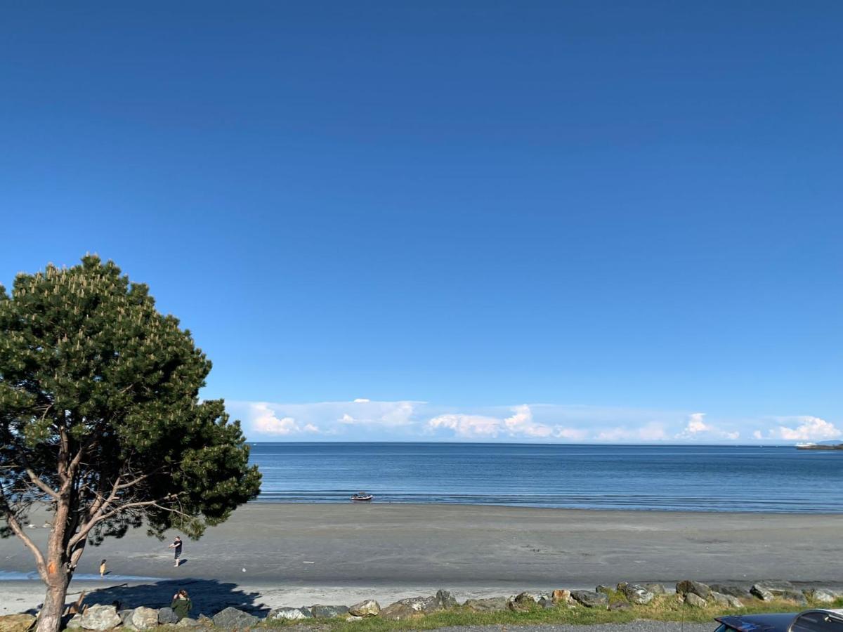 Metchosin Beach House Виктория Екстериор снимка