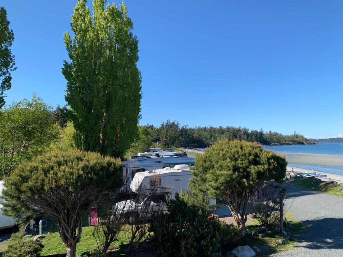Metchosin Beach House Виктория Екстериор снимка